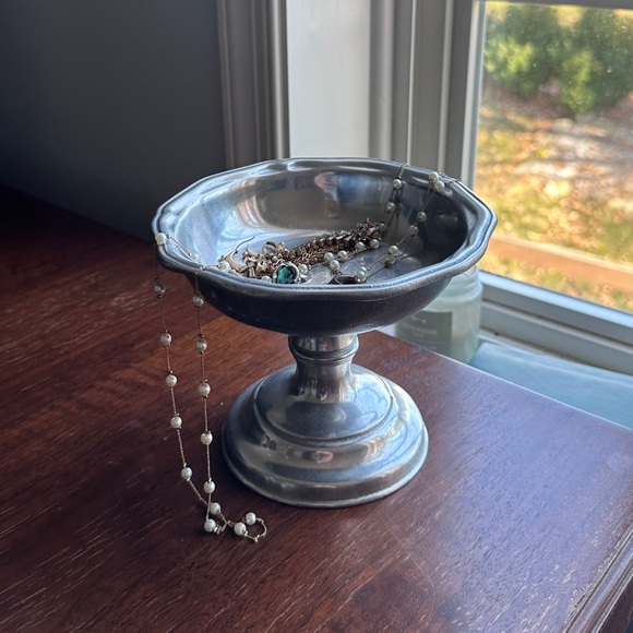 Cottagecore Vintage/Antique Pewter Pedestal Dish/Tray - Picture 5 of 8